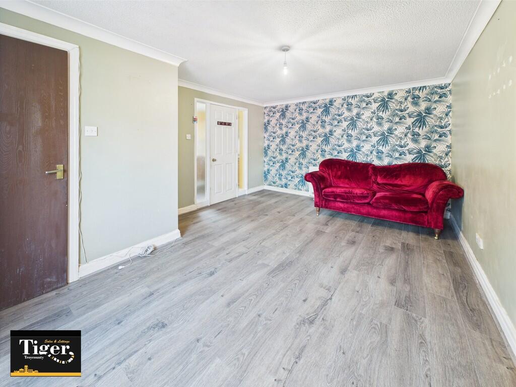 CAM02176G0-PR0581...