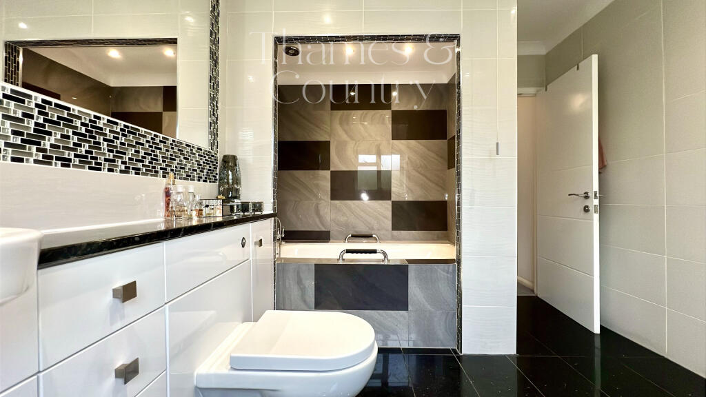 Ensuite