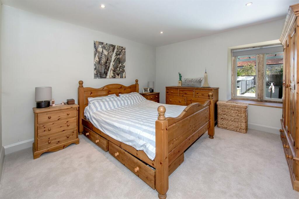 Ground Bedroom with Ensuite