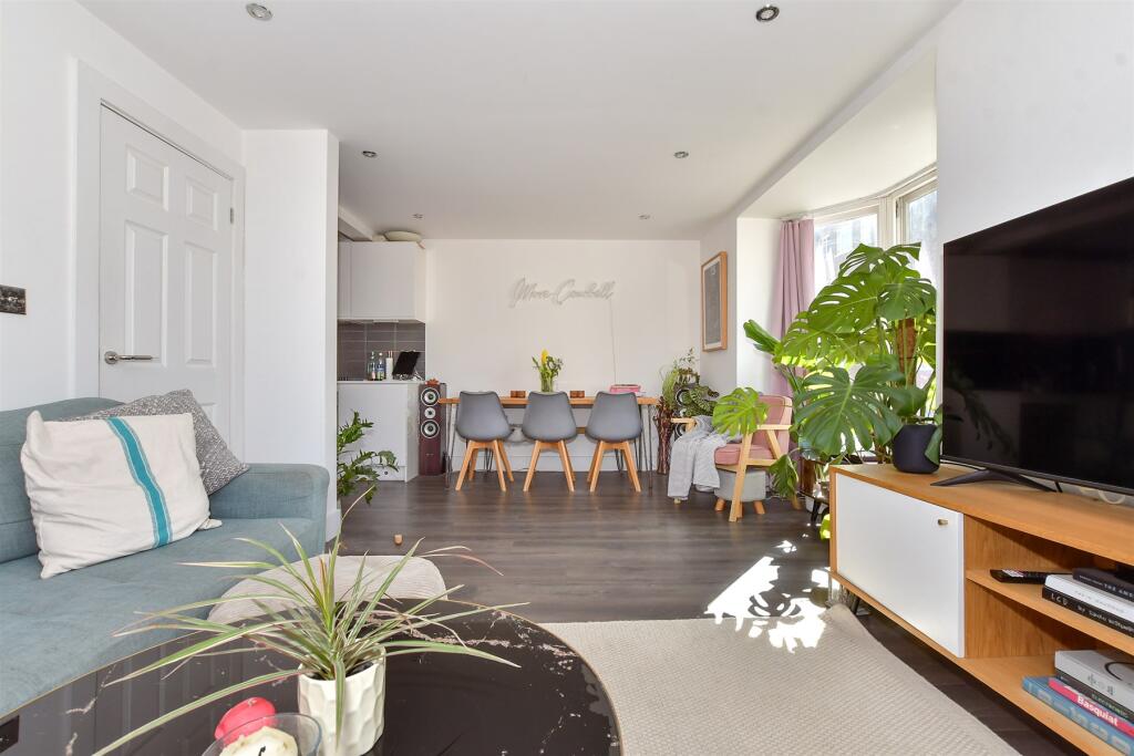 Living/ Kitchen Area