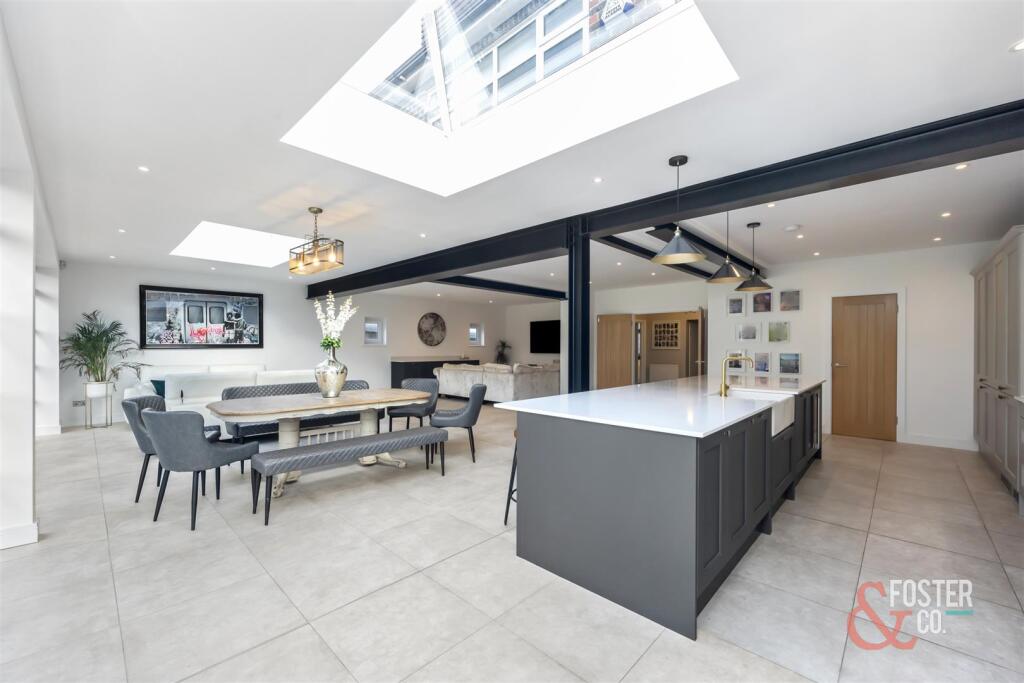 Vallance Road, 24-005.jpg