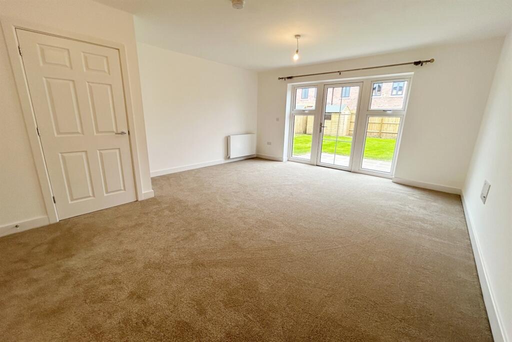 Sitting/Dining Room
