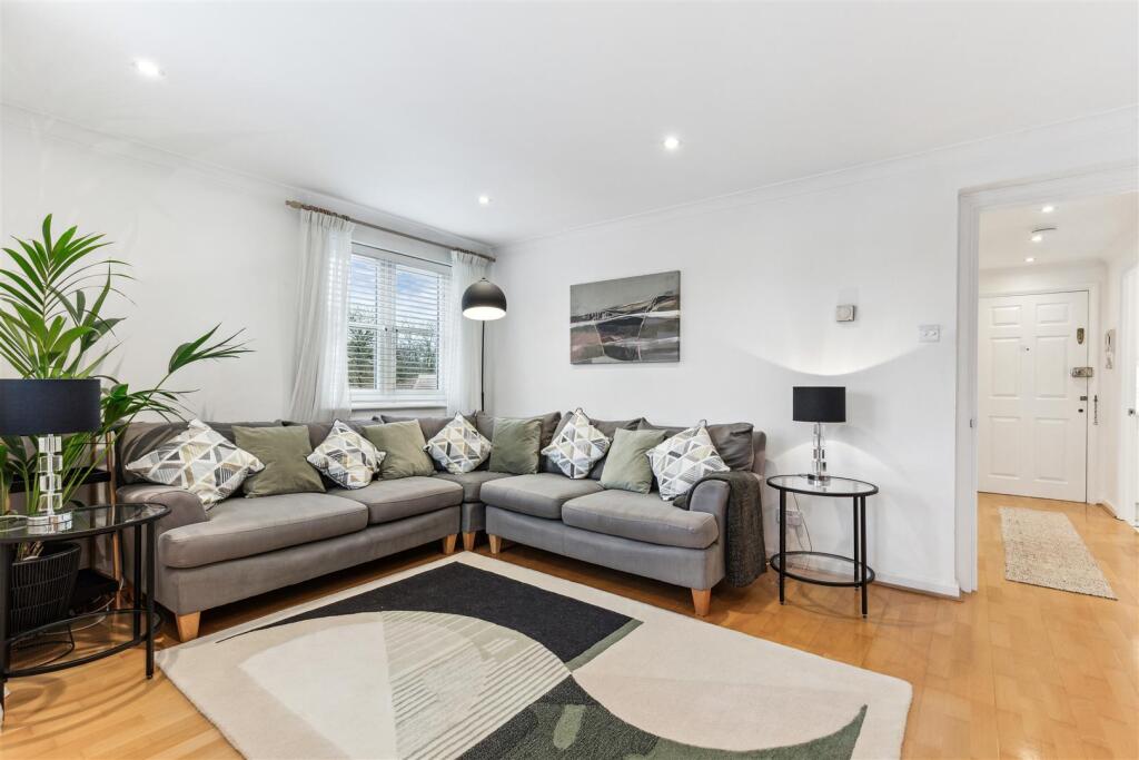 Fitzroy Crescent, W4 - FOR SALE
