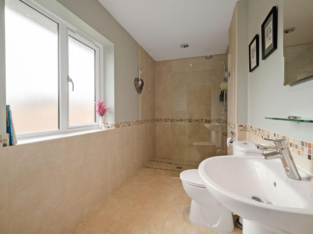 Ensuite