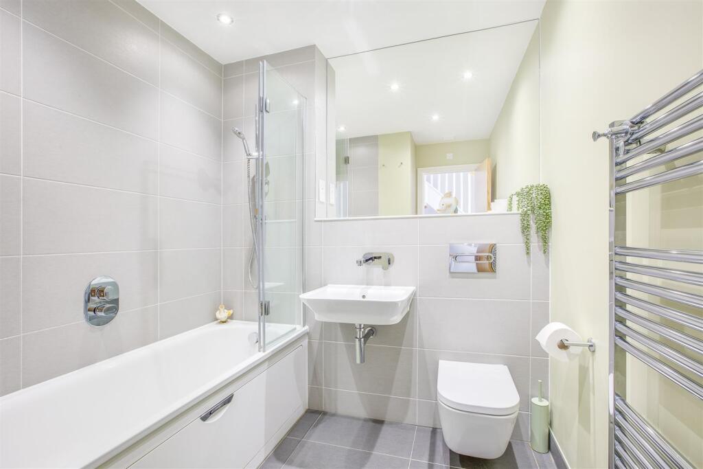45 Greenwich Drive, HP11 1GT-6.jpg