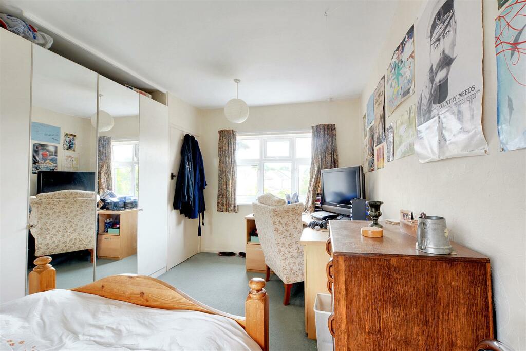 Bedroom 3_2.jpeg
