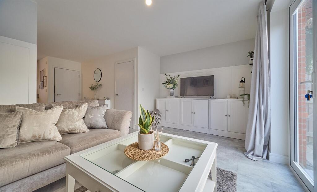 Notleyfield Close 4.jpg