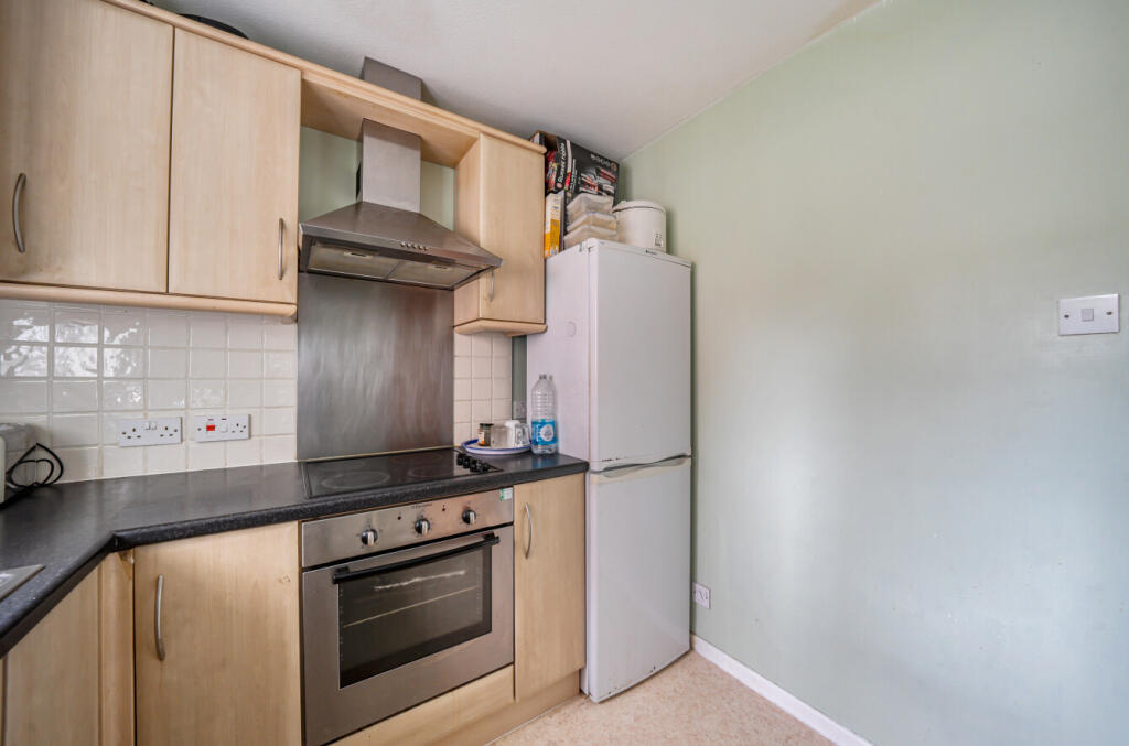 1328970-10-6890d7...