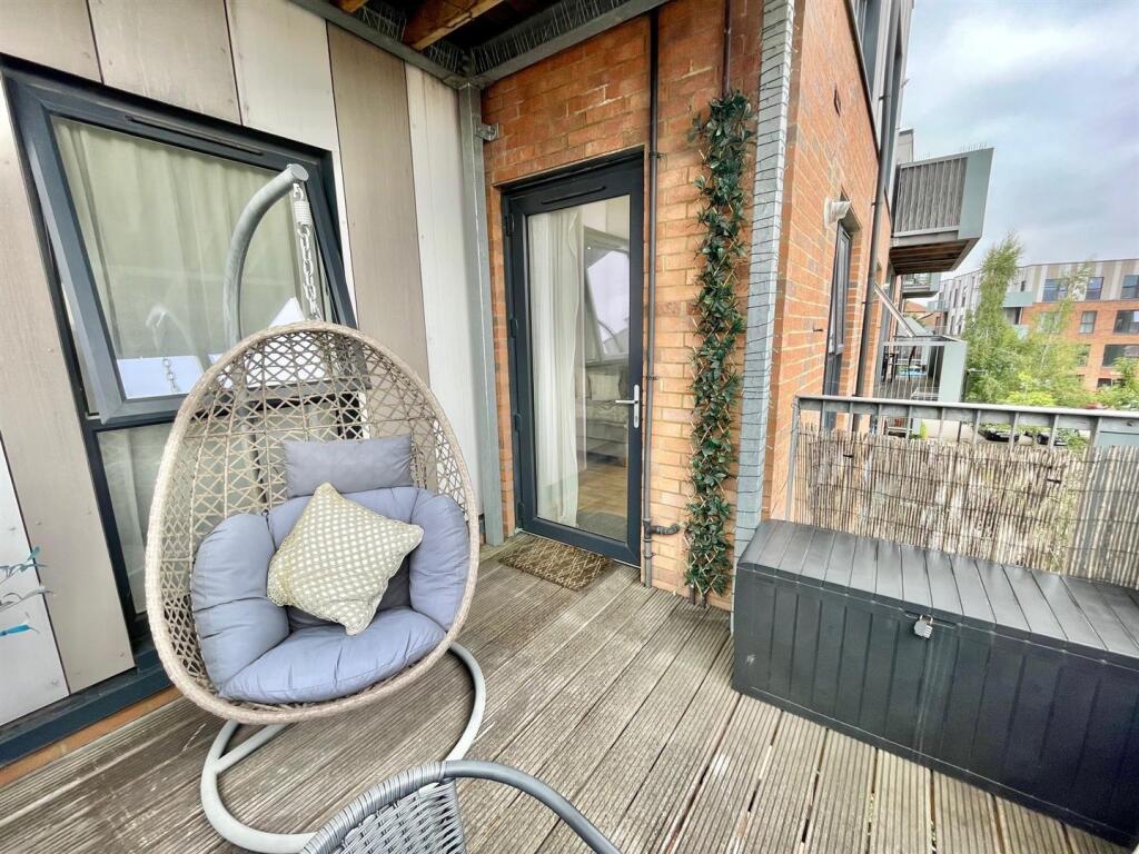 18 Lewis House Balcony 2.jpg