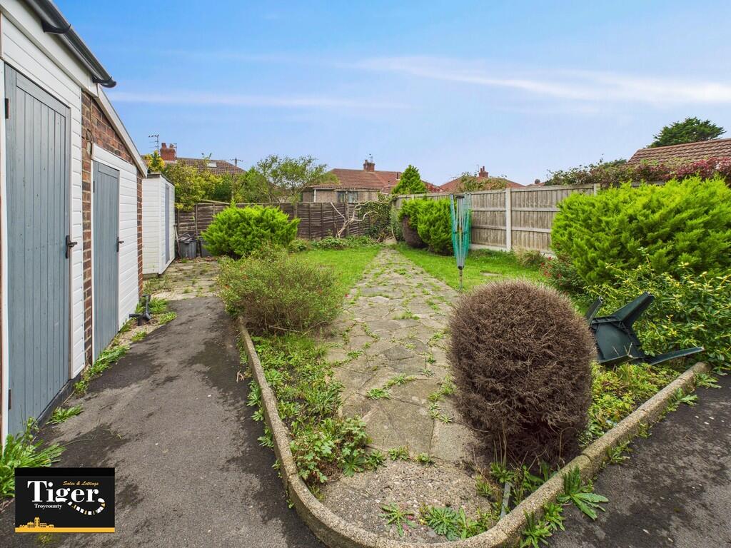 CAM02176G0-PR0724...