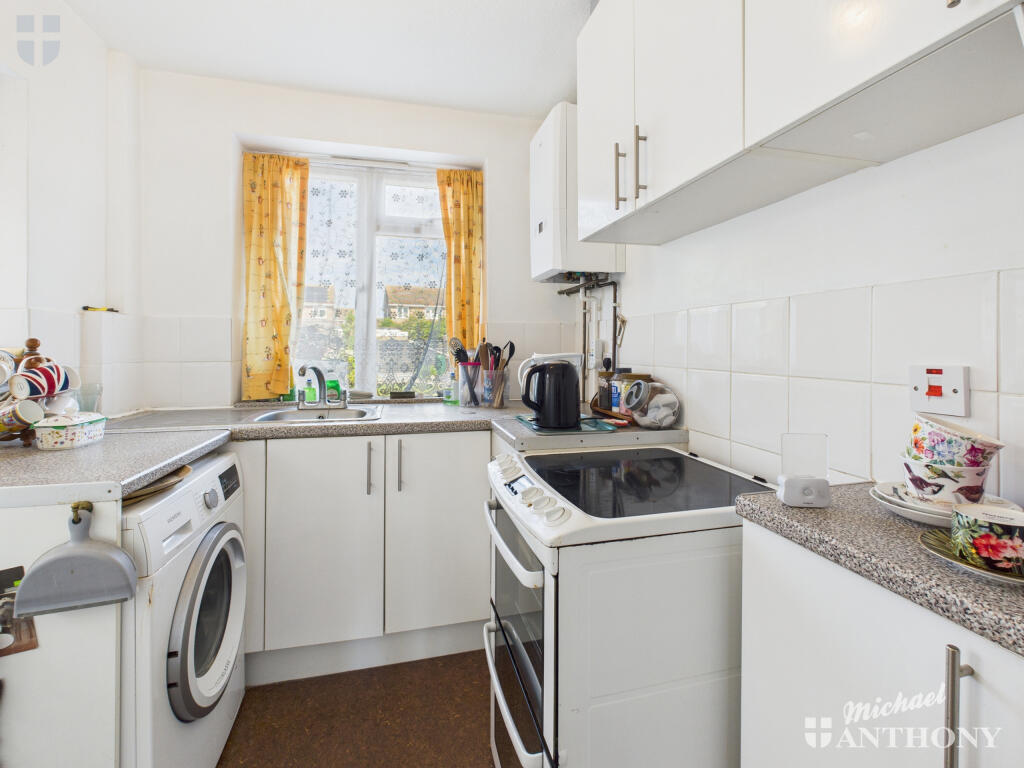 CAM03852G0-PR0402-STILL003