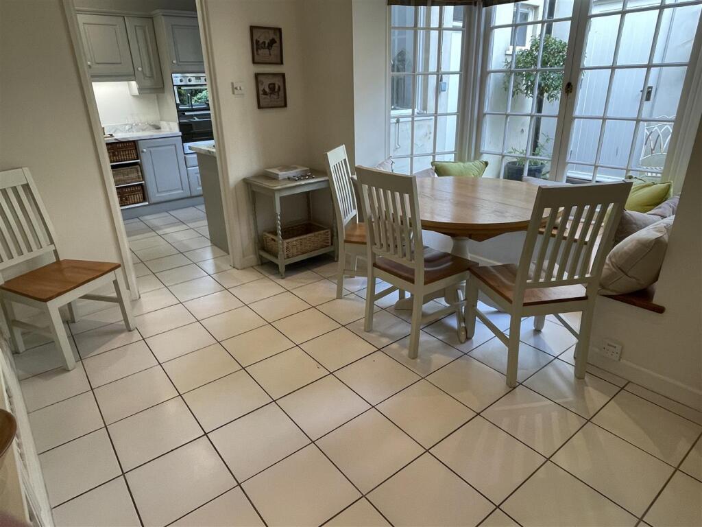 Dining Room.JPG