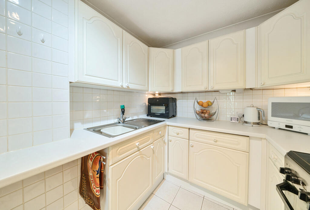 1305802-15-684973...