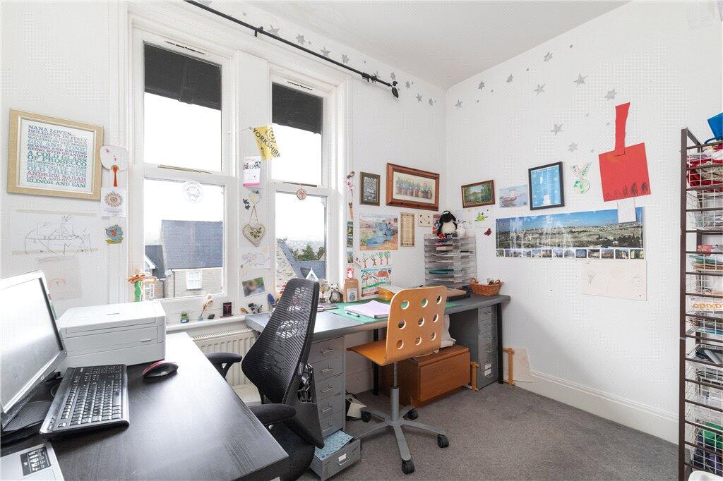 Bedroom/Office