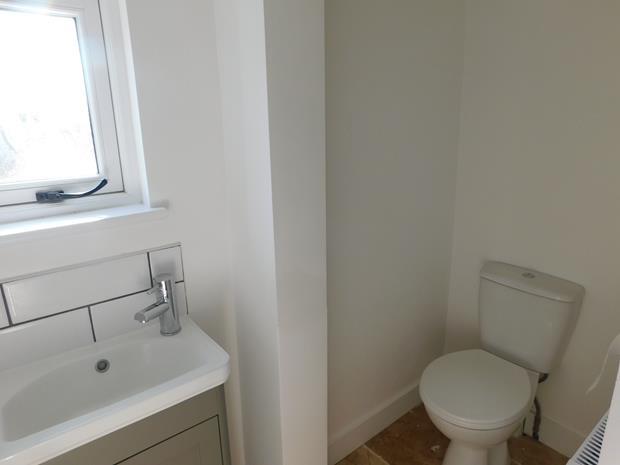 21 High Street Downstairs Toilet