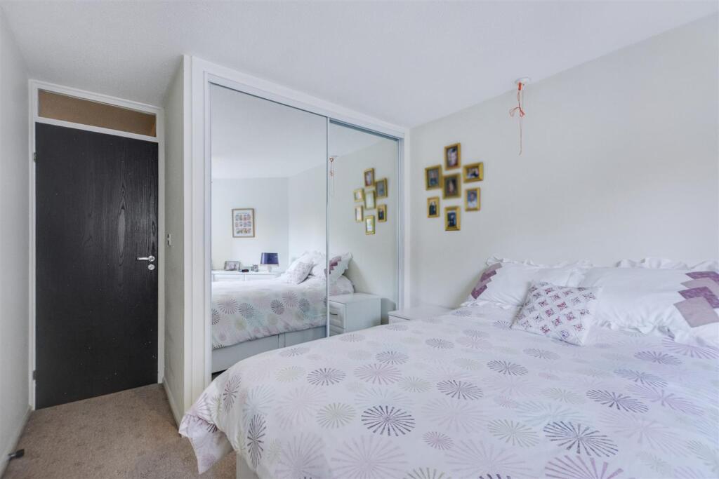 Bedroom 1_2.jpeg