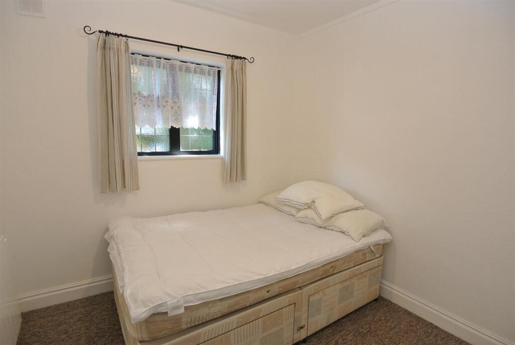 Bedroom.JPG