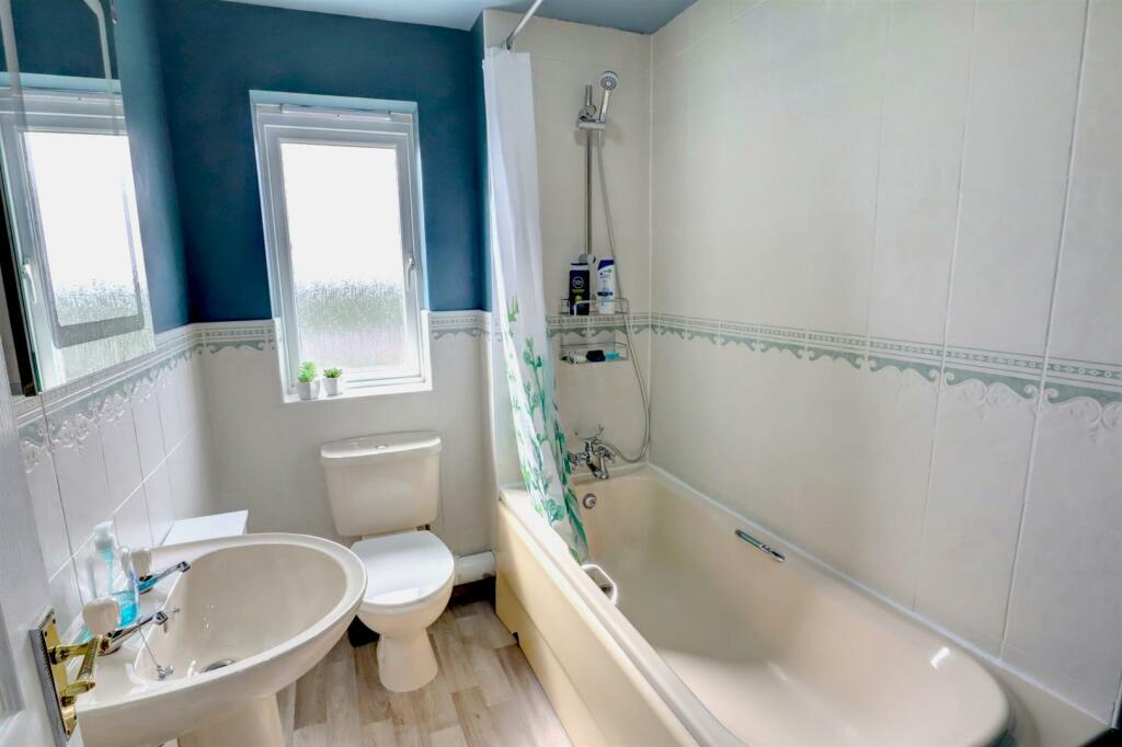 Family Bathroom.jpg