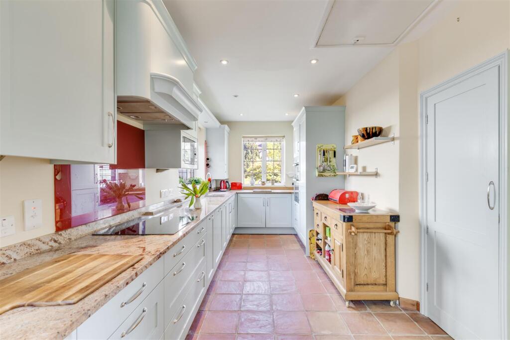 Souberie Avenue 38-36.jpg