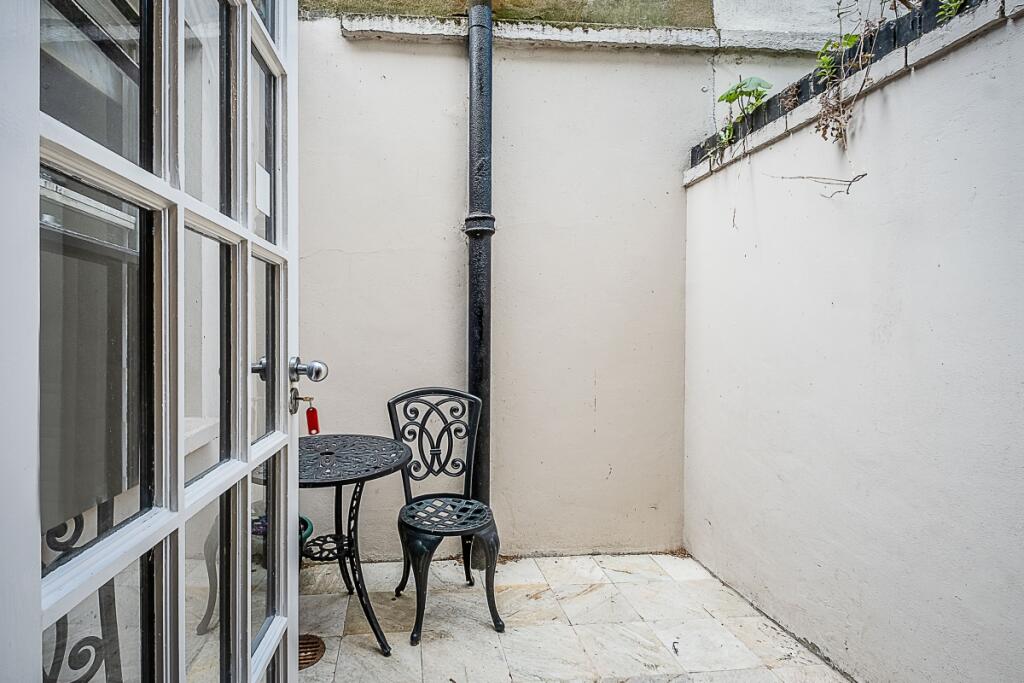 2-9-Ashburn-Garde...