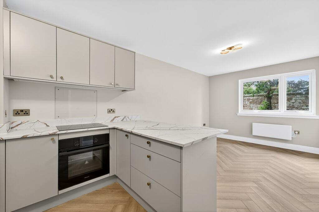 Lounge / Kitchen