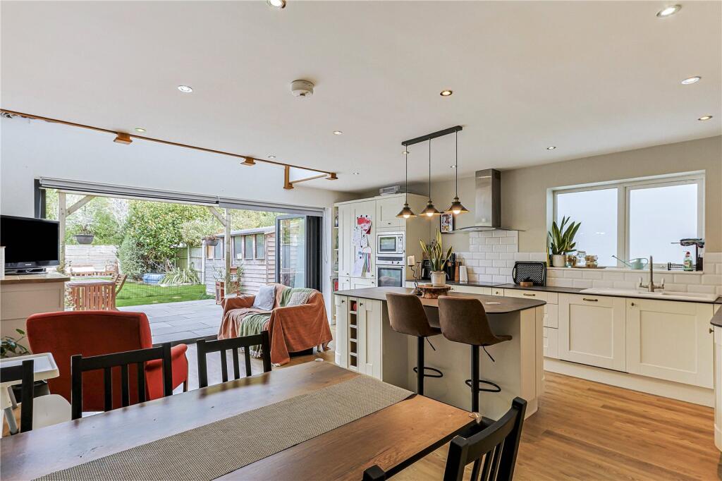 Kitchen/Dining