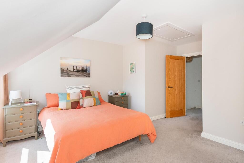 0S7FRBR - Bedroom H.jpg