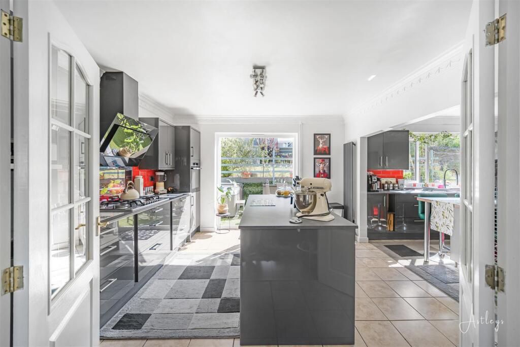 Kitchen/family room