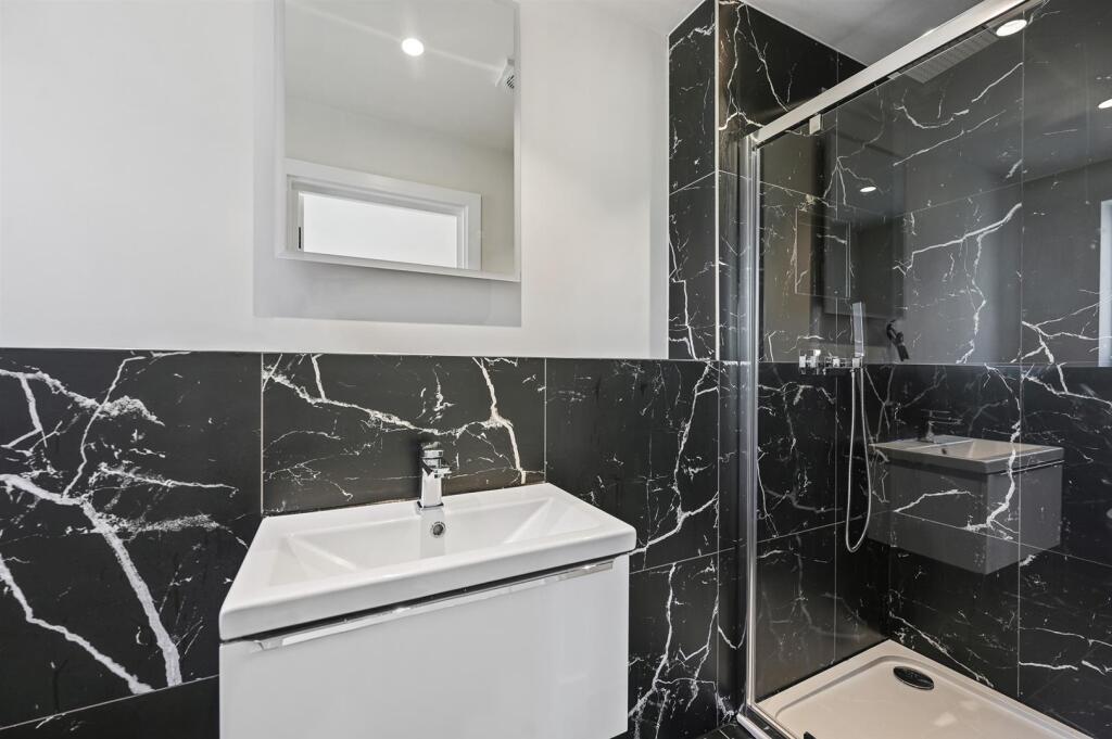Ensuite.jpg