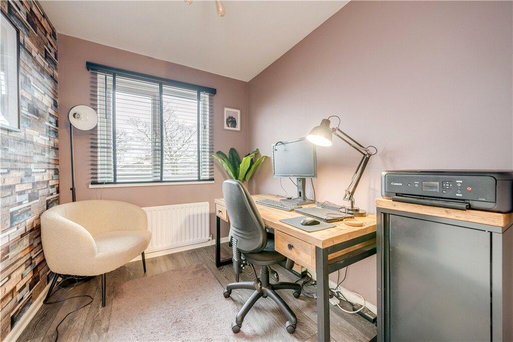 Bedroom/Office
