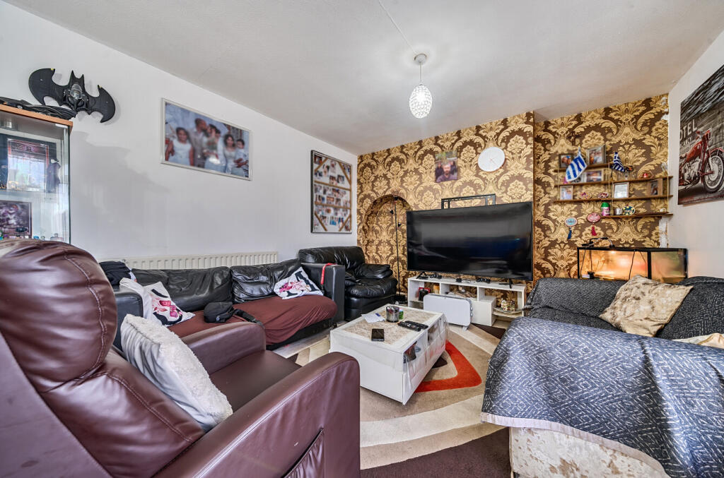 1373200-6-68ff85e...