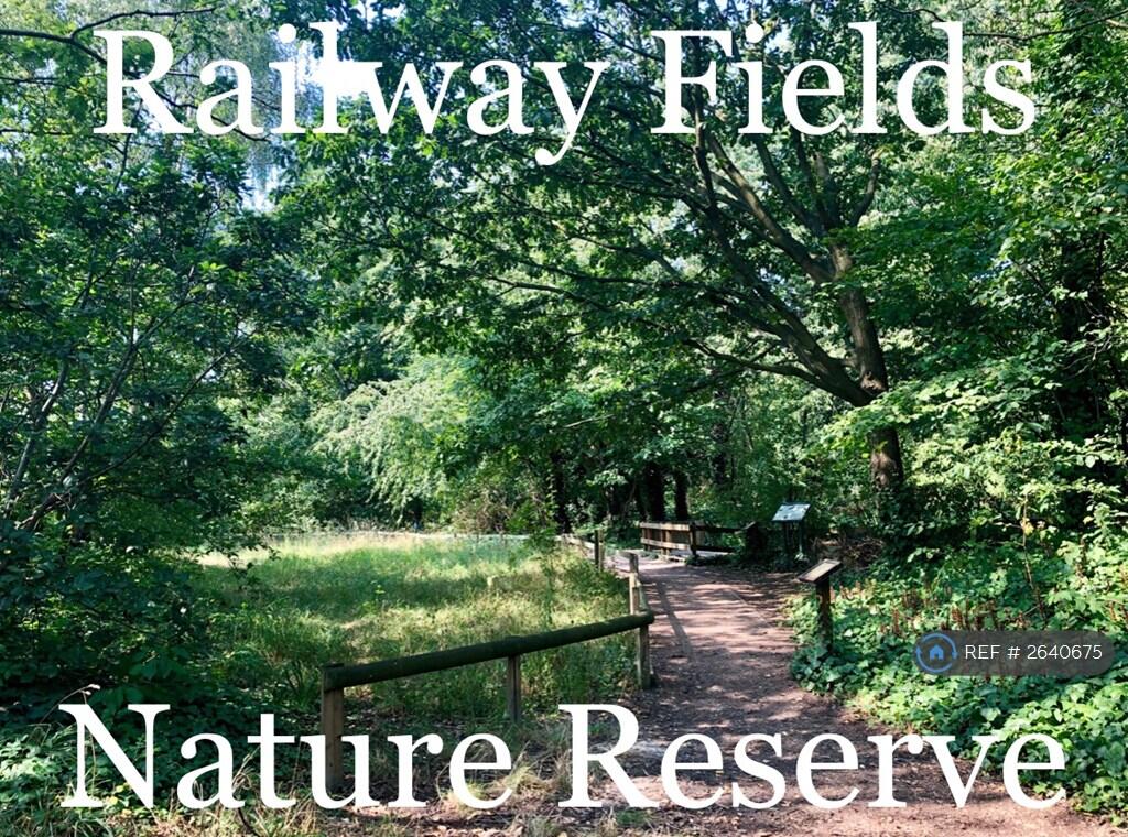5 Minutes Away! Nature Reserve!!
