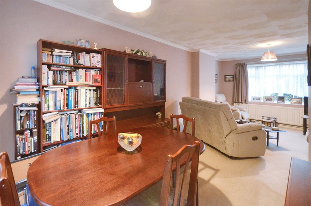 Sitting/Dining Room