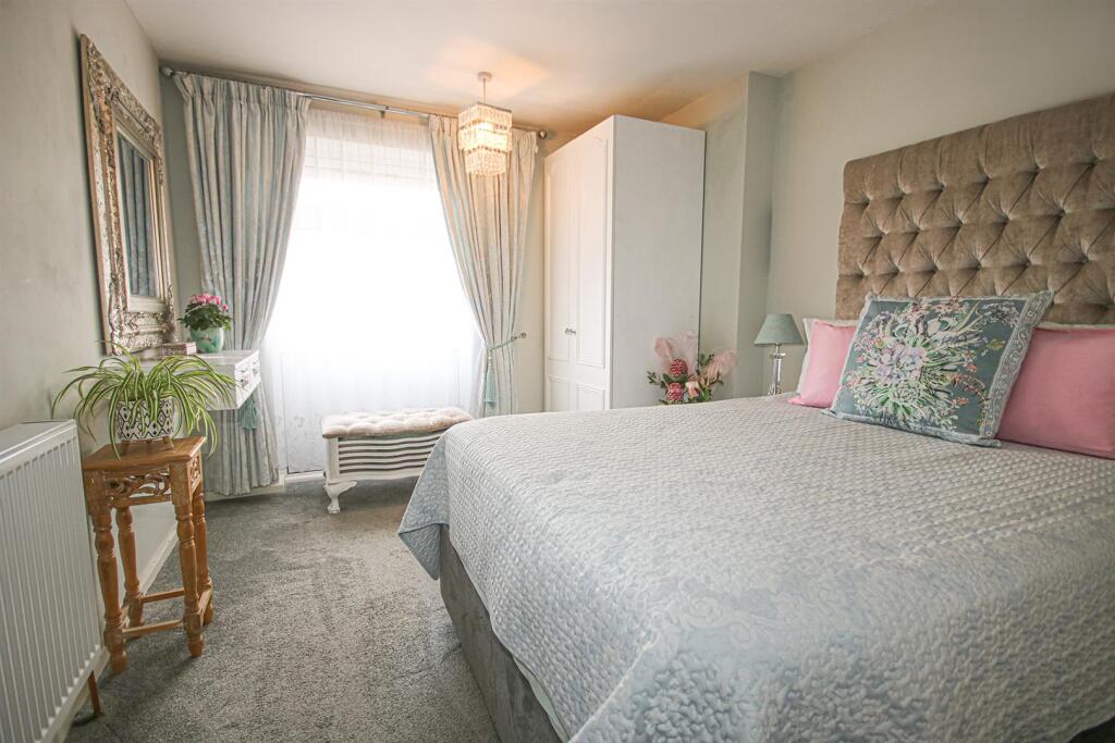 Bed 1 1.jpg