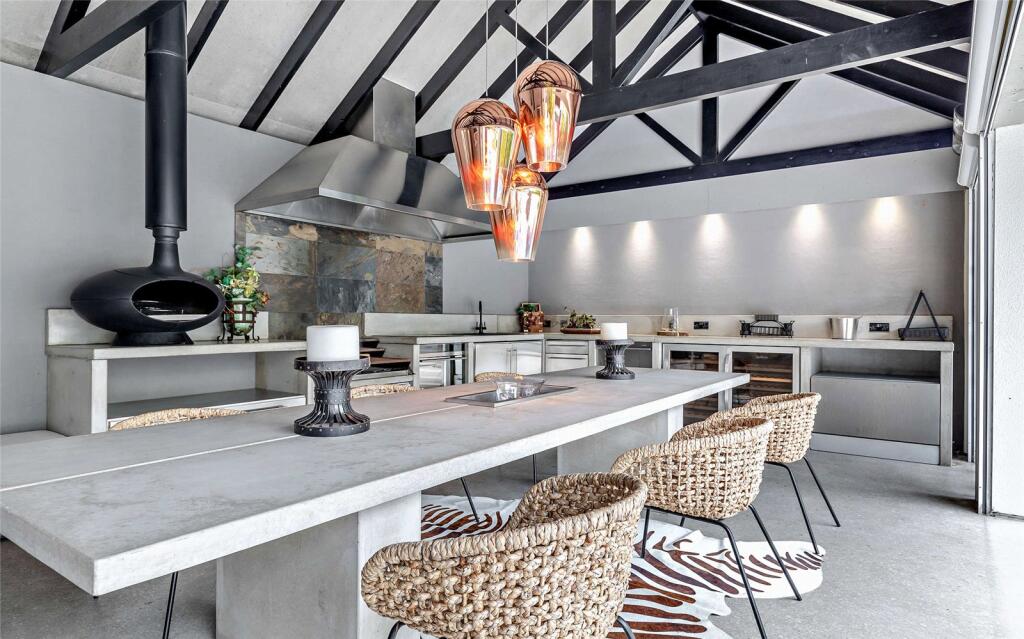 Outdoor Entertaining