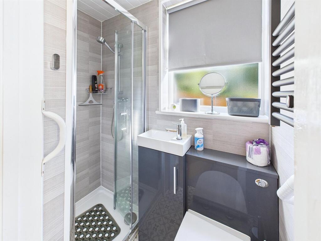 Annex Shower Room