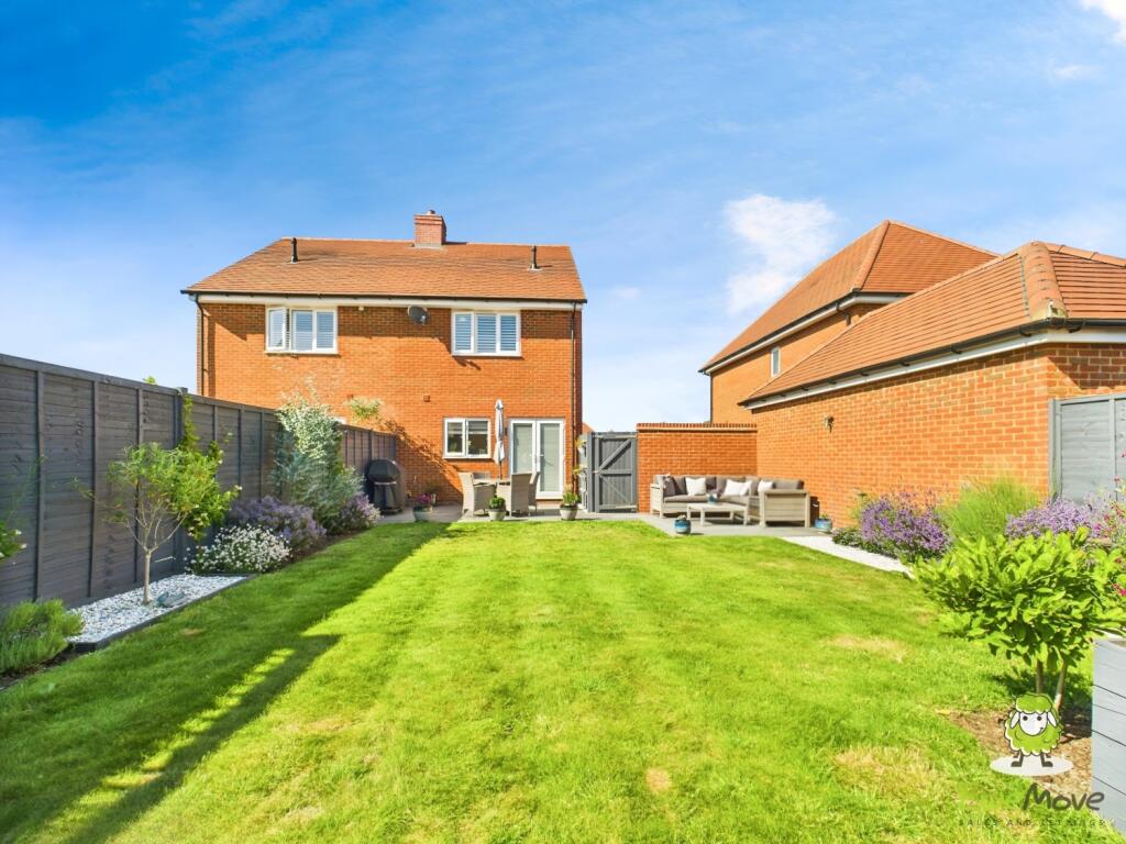 EweMove Basingstoke Church Acre Rear Garden Extern