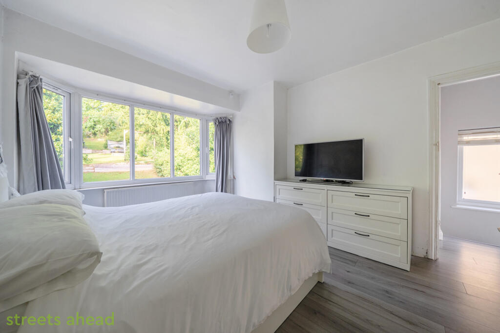 44348e8b-8a9f-4c9...