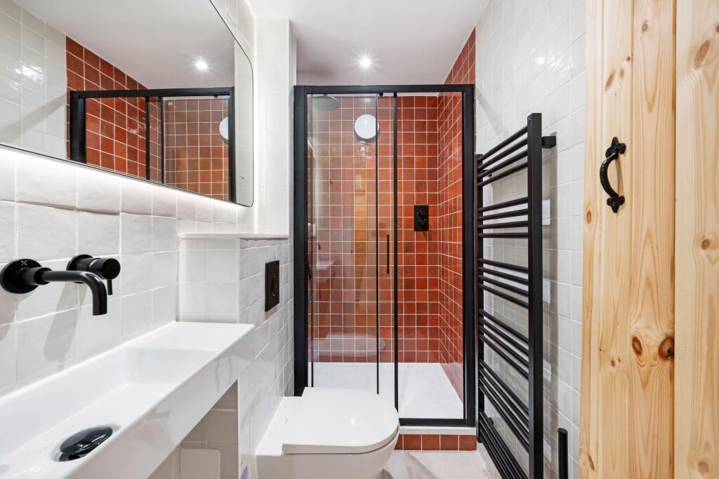 Basement shower room