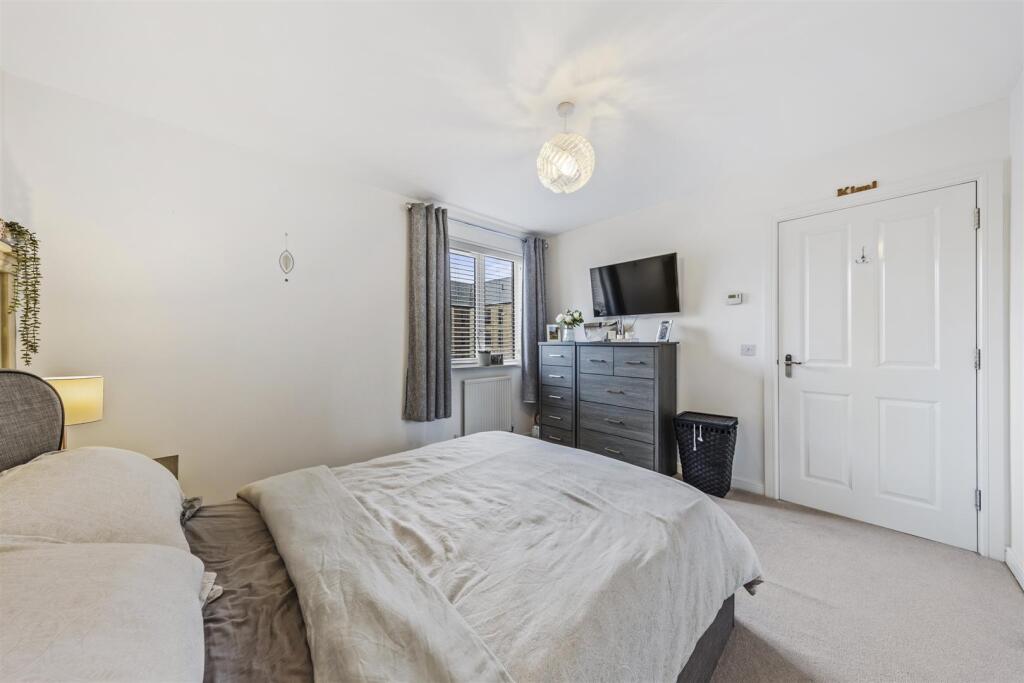 Flat14,327BarrosaWayWeb17.jpg