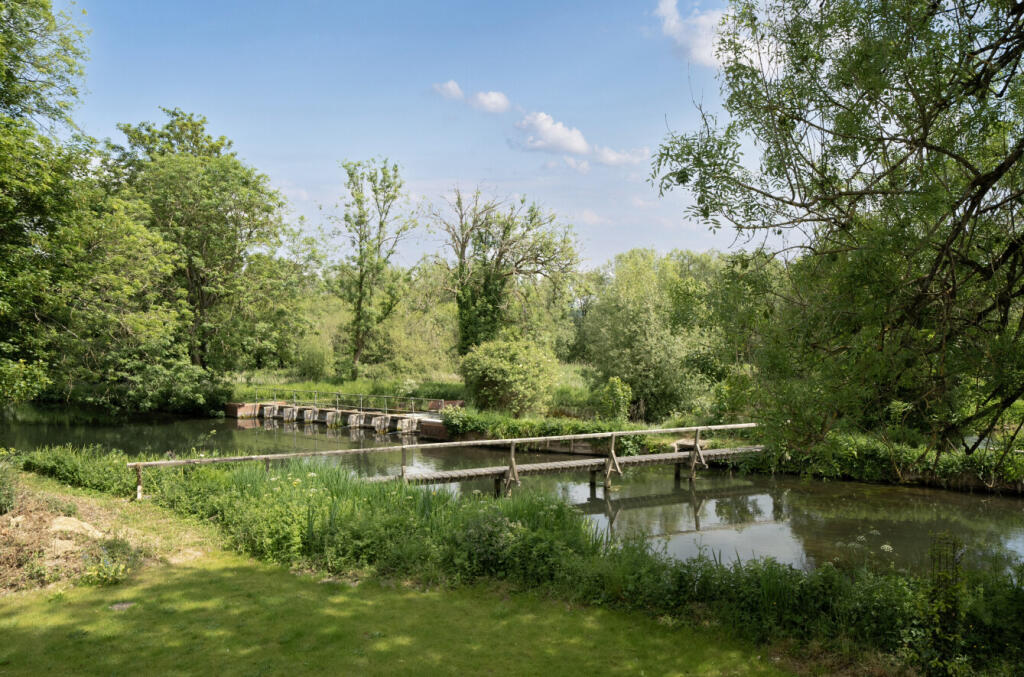 1293927-8-682b767...