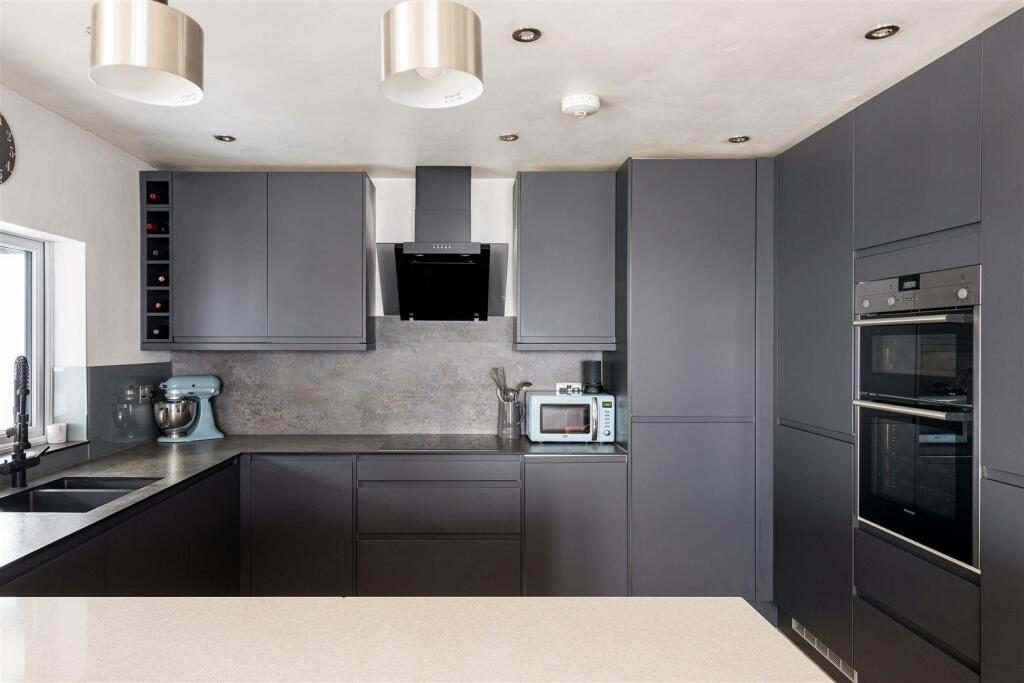 Forest View, E4