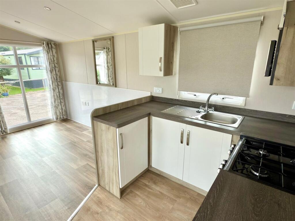 Kitchen To Lounge.jpg