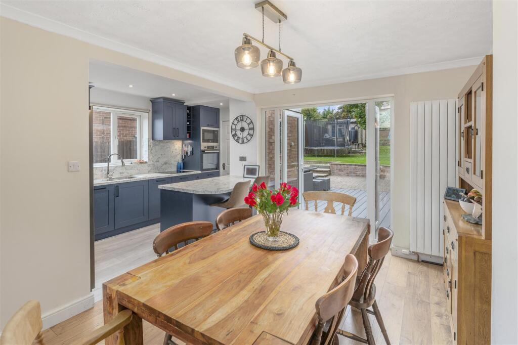 105 Sinclair Avenue, Banbury-5.jpg