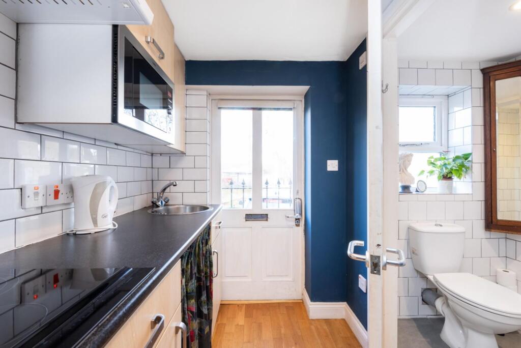 11a Claverton Buildings, Bath, BA2 4lD-12.jpg