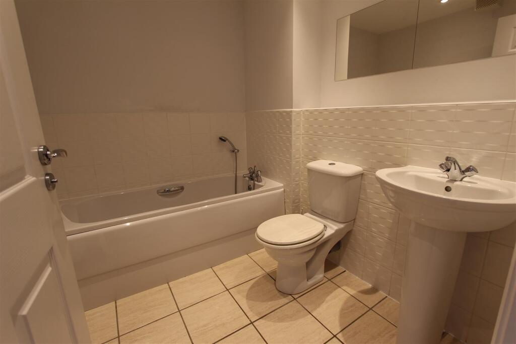 6. Bathroom.JPG
