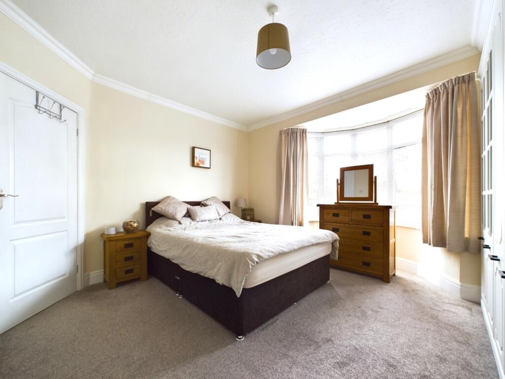 CAM02195G0-PR0051-STILL030