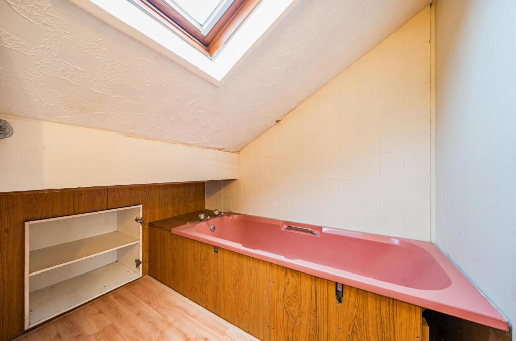 1368868-4-68f218a...