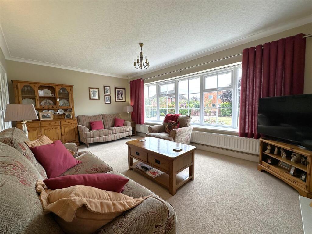 Generous Living Room 768