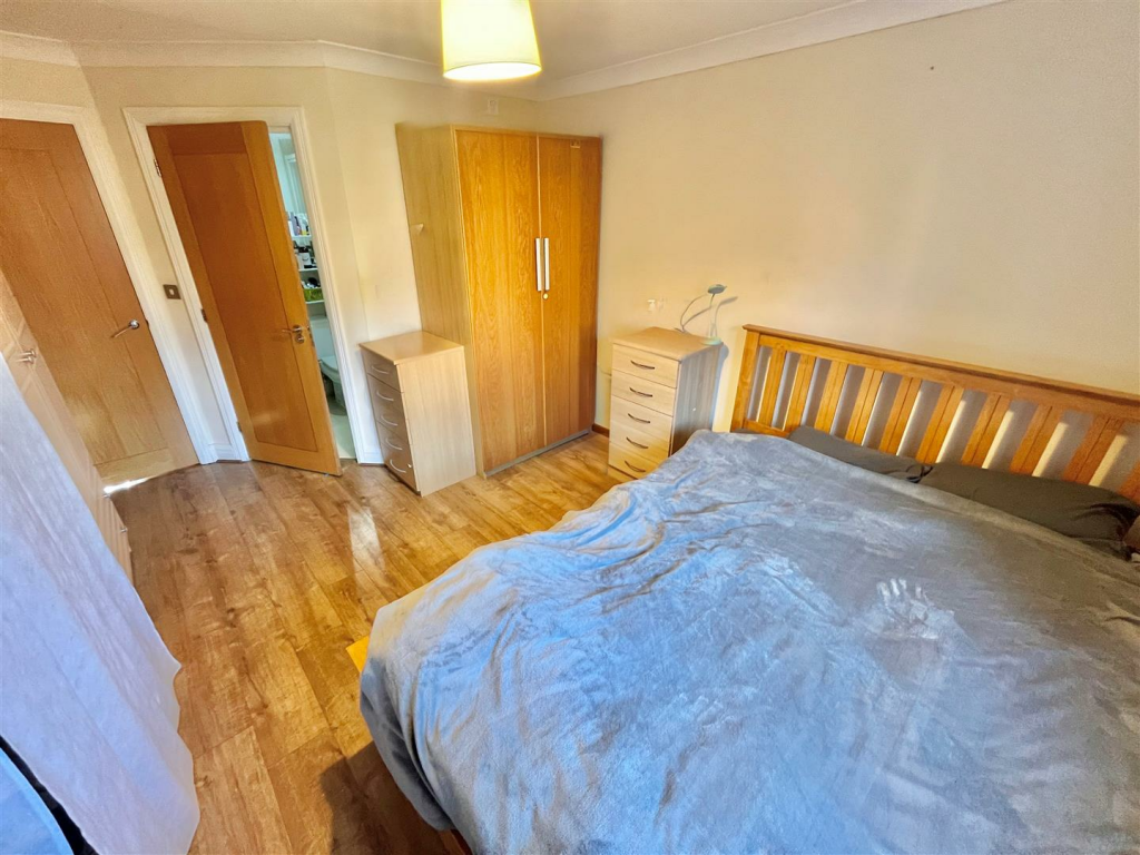 Bedroom 1 Aspect 2